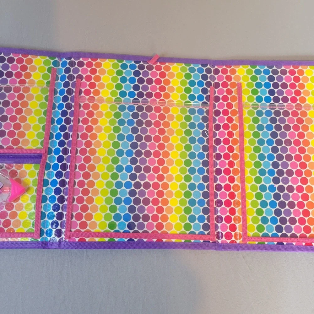 Lisa Frank Trifold Bbinder‎ 2020